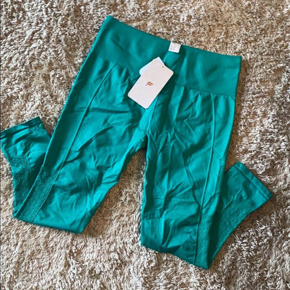 Fabletics workout pants - Picture 2 of 5